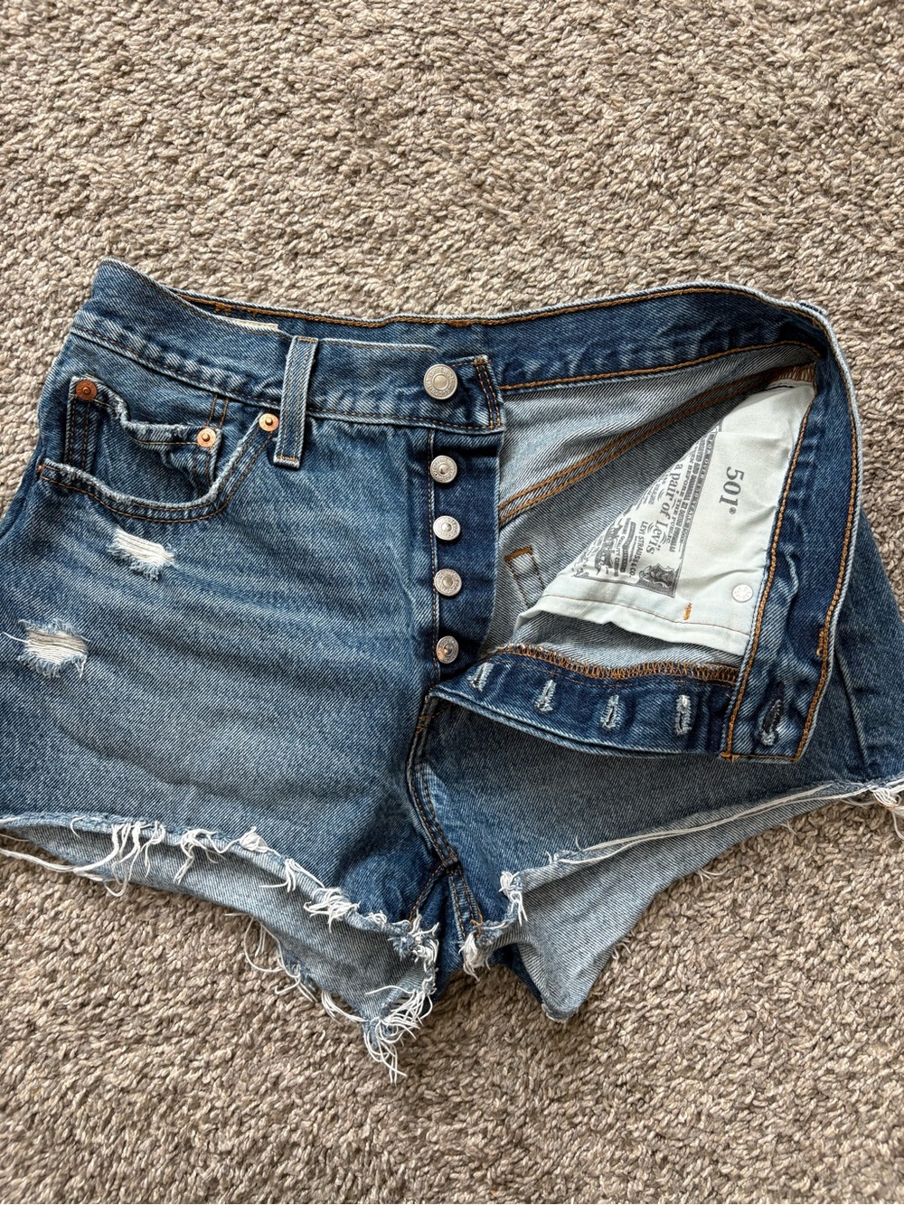 Levi’s 501 Shorts - Picture 2 of 5